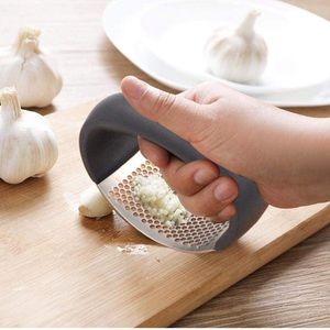 Garlic press, NIB/NWT